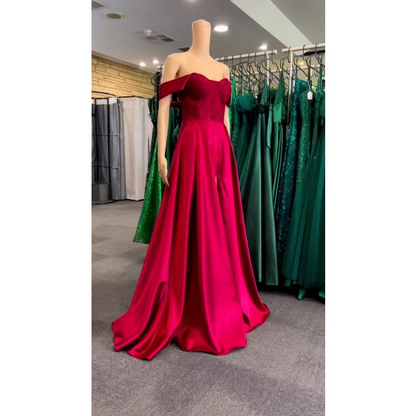Q372 – QYN Mckenzie Red Gown