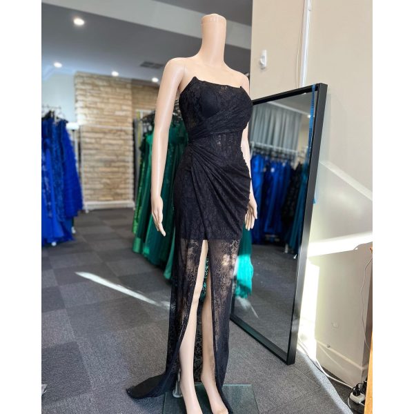 Q409 – QYN Aleena Black Dress