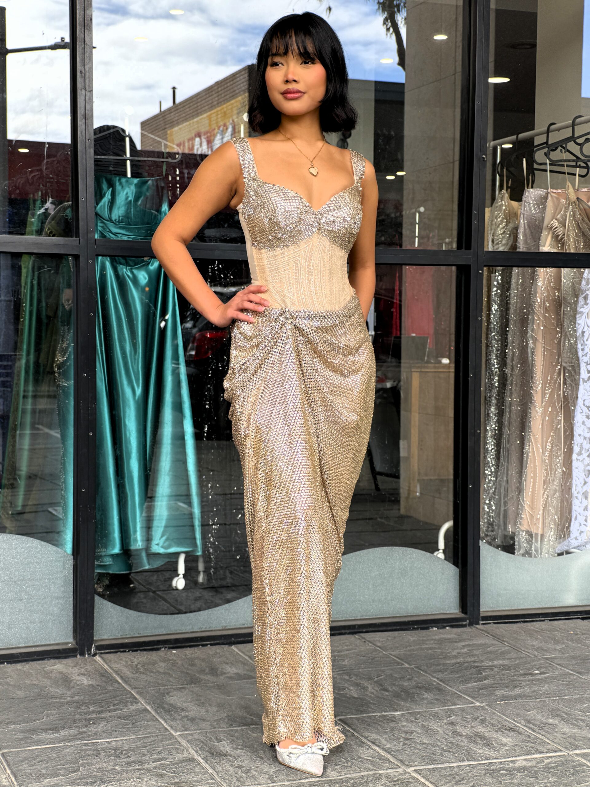 Y690 – QYN Gold gown (not-yet-released) Y690 – QYN Gold gown (not-yet-released)