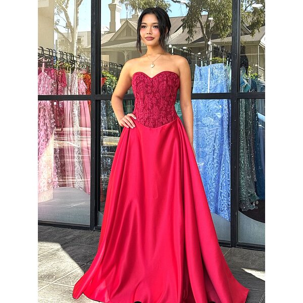 Y754 - QYN Christiane Dominika Red Gown