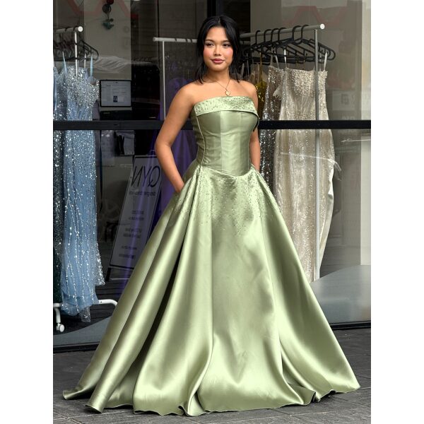 Y755 - QYN Vera Chantal Sage Gown
