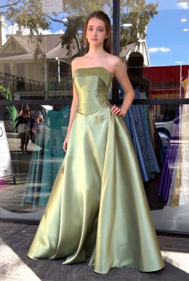 Y755